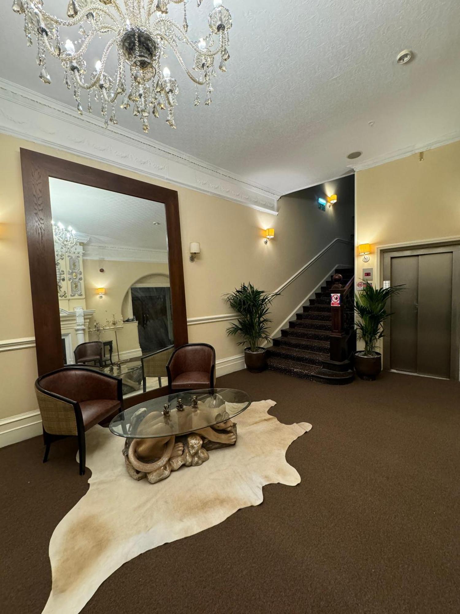 H & G Hotel Opposite Windsor Castle 外观 照片